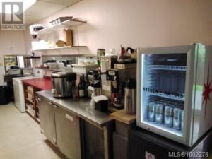  . cls Avenue, Saanich